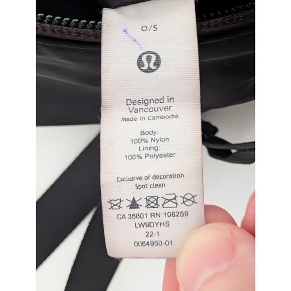 Lululemon All Night Festival Bag 5L *Large Black Crossbody Purse - Picture 7 of 9